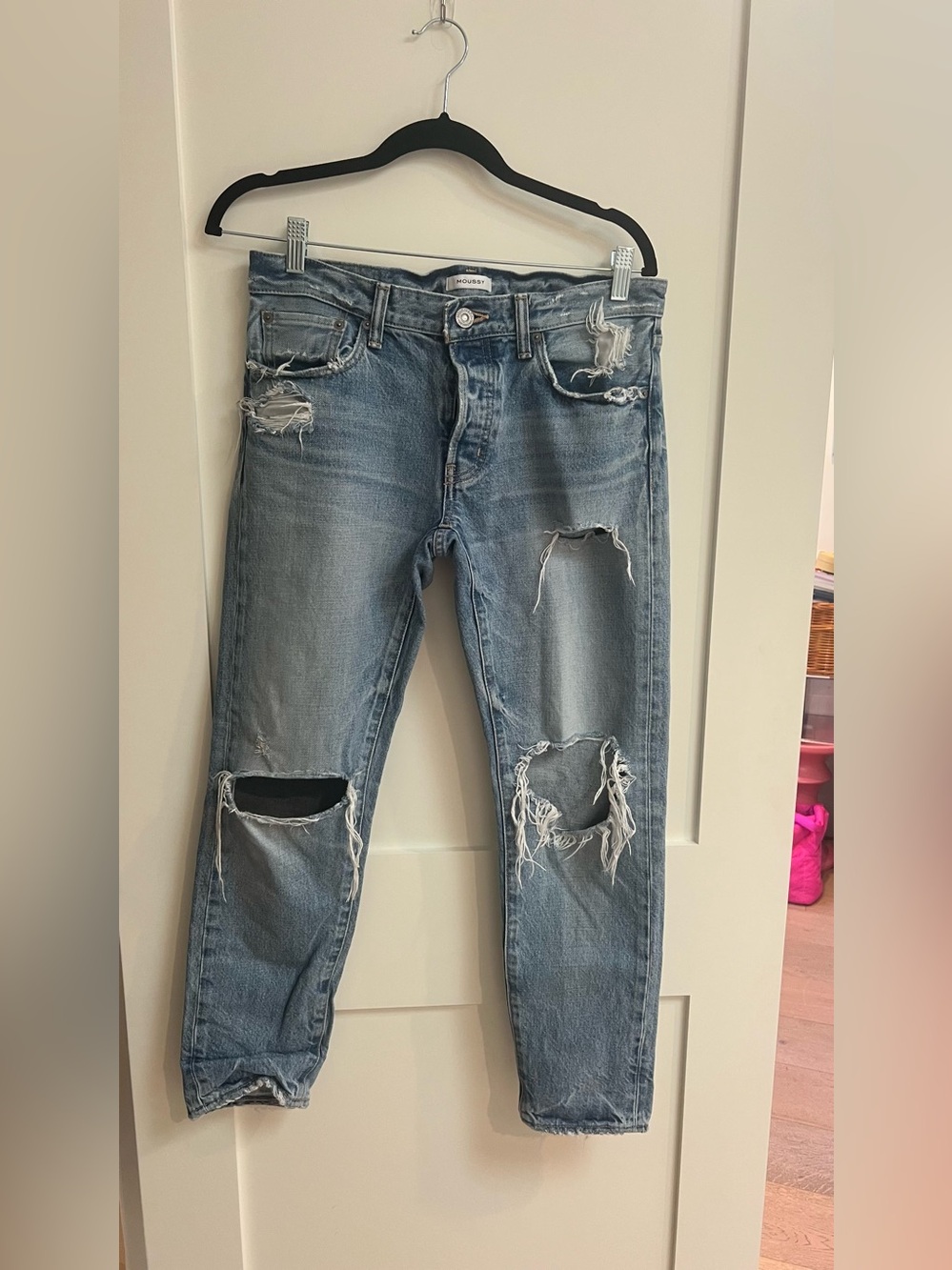 Moussy Distressed Boyfriend Jeans